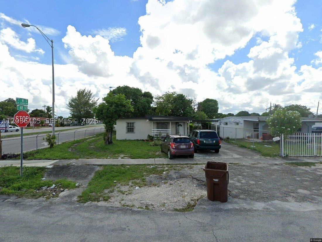 House in Hialeah, Florida, United States 1 - 18186624