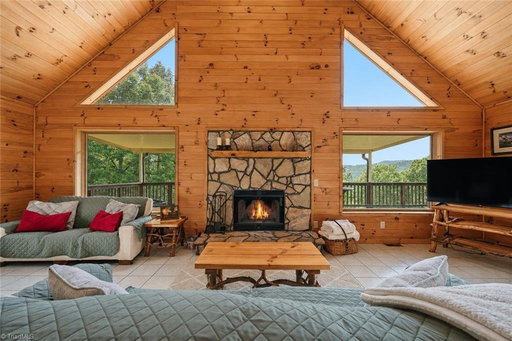 House in Purlear, North Carolina, United States 4 - 18184981