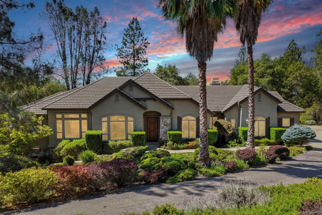 Meadow Vista, California, United States 1 - 18186348