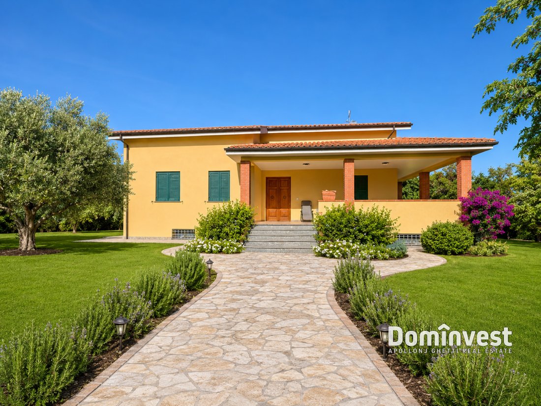 Villa in Montalto di Castro, Lazio, Italy 1 - 14473954