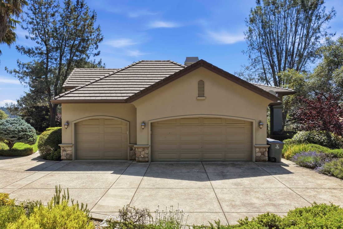 Meadow Vista, California, United States 5 - 18186348