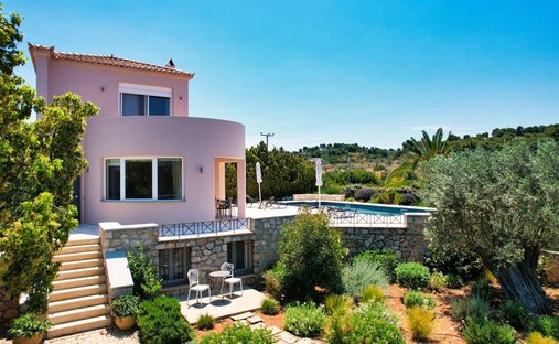 Villa in Koinotita Kranidiou, Kranidi, Greece 1