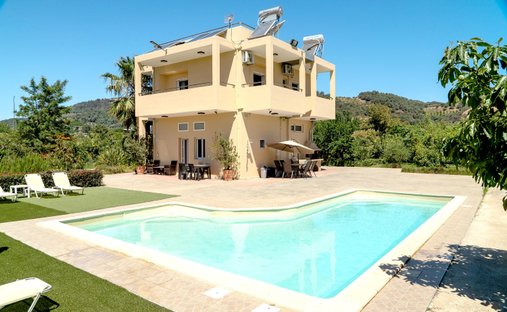 Villa in Platanias, Greece 1