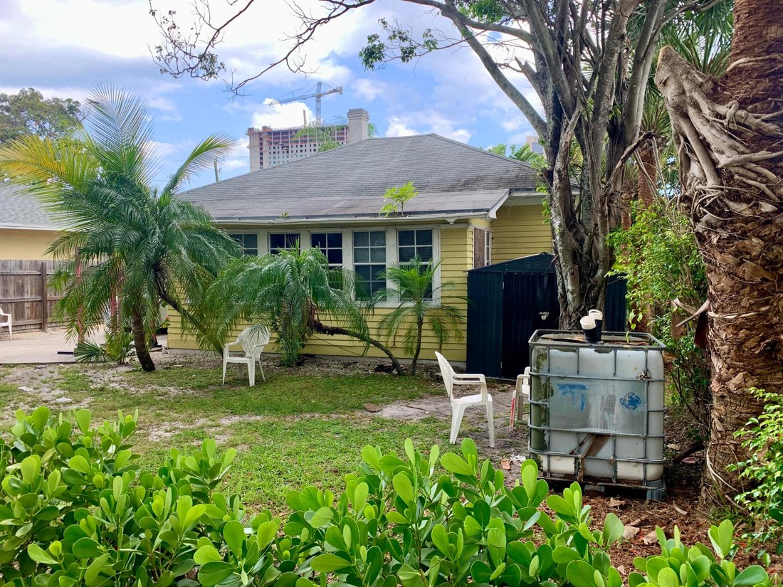 West Palm Beach, Florida, United States 4 - 18186419