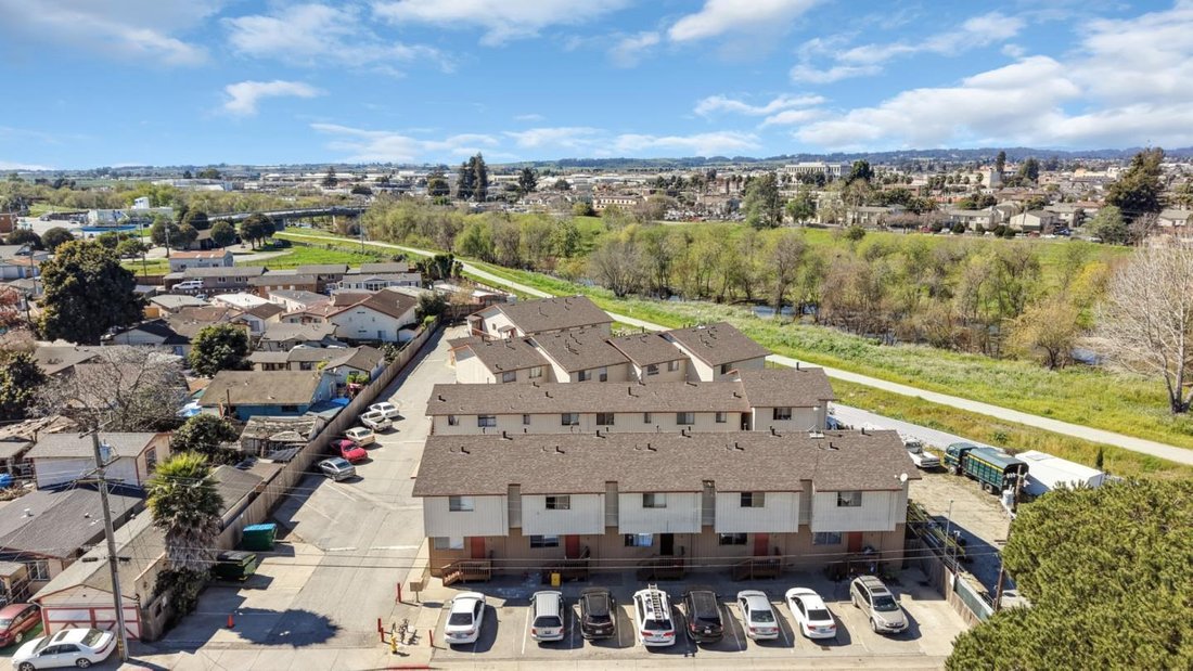 Watsonville, California, United States 4 - 18185230