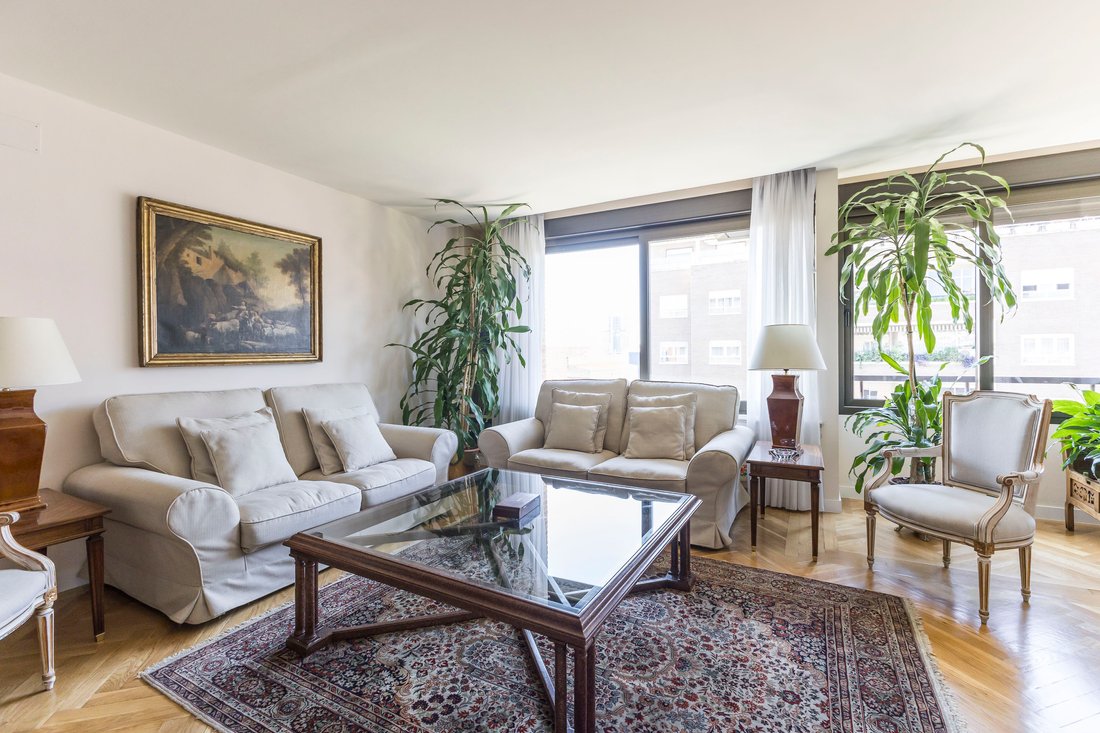 Apartment in Chamberi, Madrid, Spain 4 - 18185388