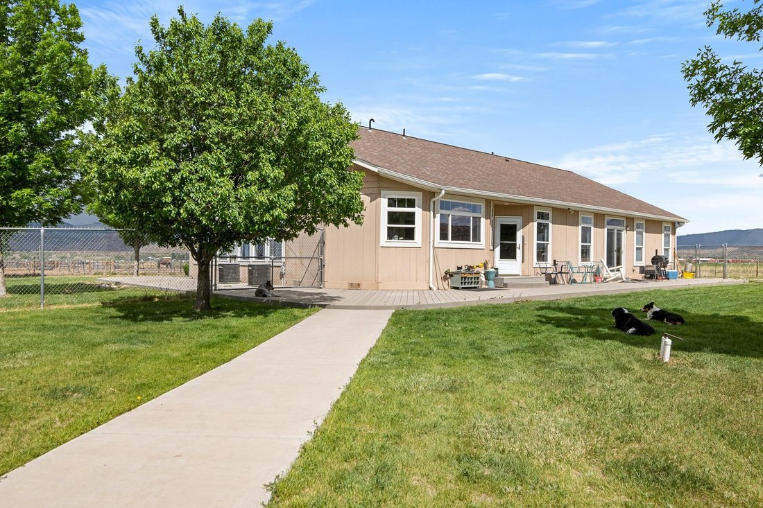 House in De Beque, Colorado, United States 2 - 18184356