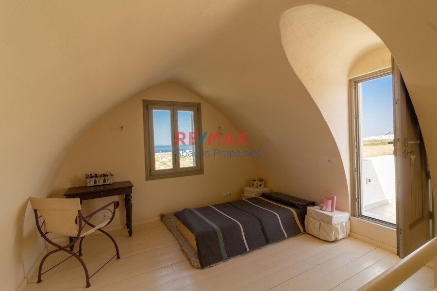 Condo in Thira, Aegean, Greece 4 - 18183735