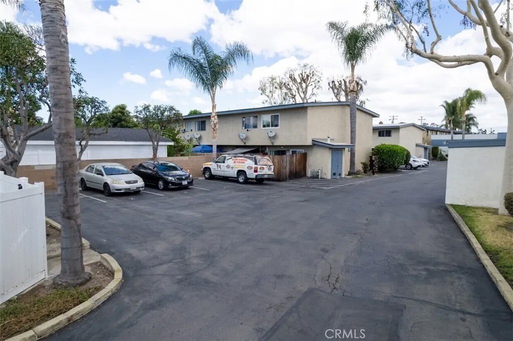 Bellflower, California, United States 5 - 18184835