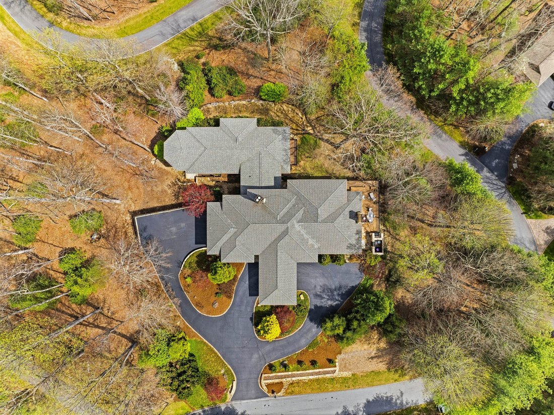 House in Laurel Park, North Carolina, United States 3 - 18186094