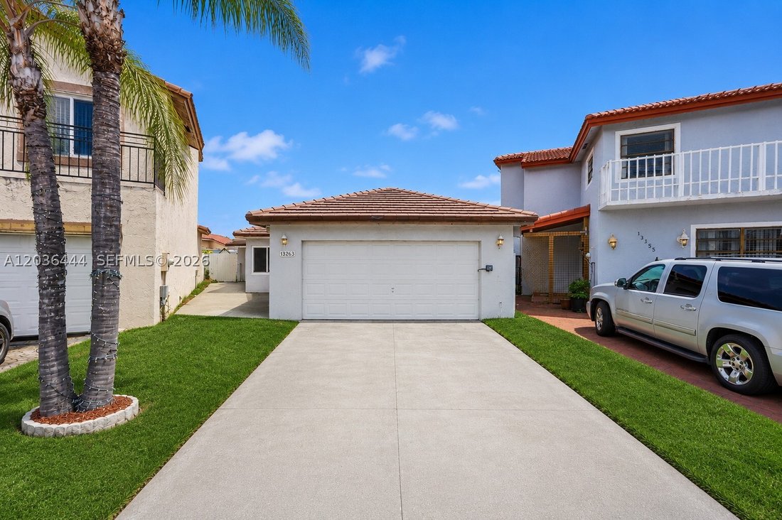 House in Miami, Florida, United States 1 - 18184095