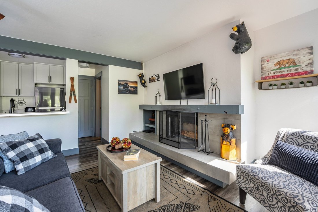 Condo in Tahoe City, California, United States 5 - 18186270