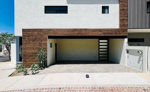 House in Zibatá, Querétaro, Mexico 1