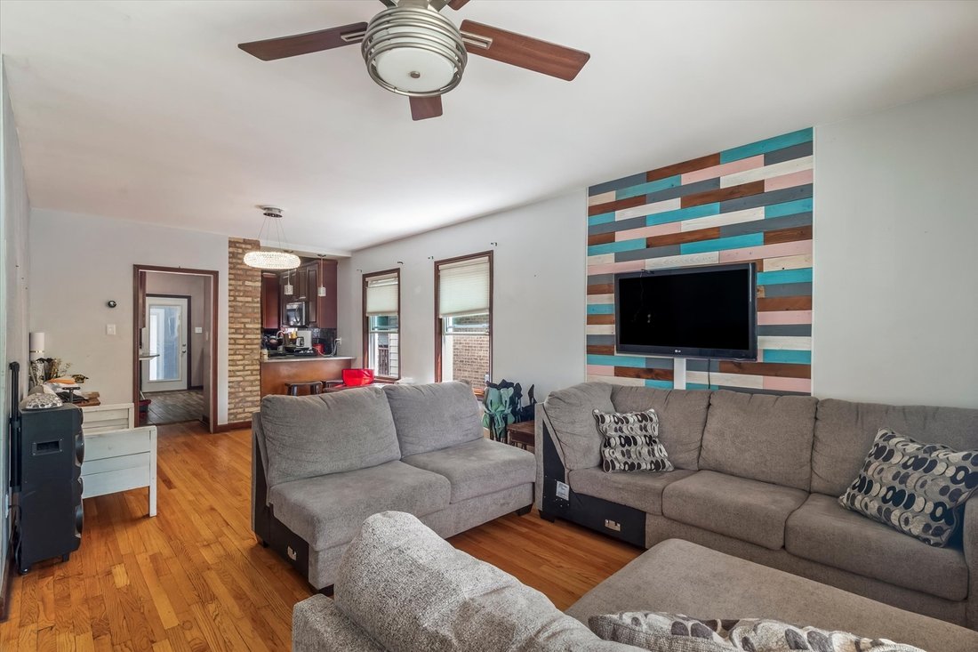 Elmwood Park, Illinois, United States 5 - 18184554