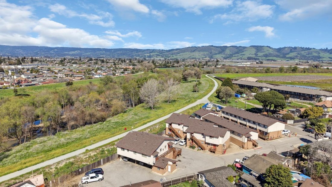 Watsonville, California, United States 2 - 18185230