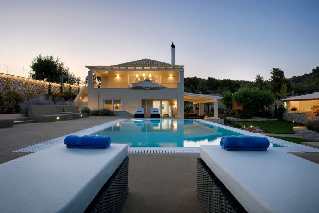 Villa in Koinotita Kranidiou, Kranidi, Greece 1 - 17408251