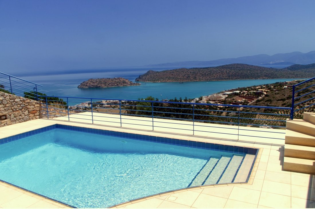 Villa in Community of Fourni, Neapoli Municipal Unit, Greece 1 - 17407295