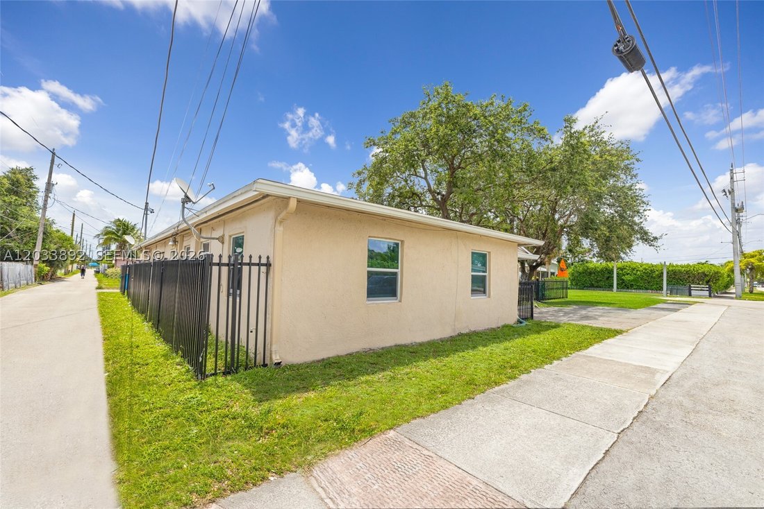 Hollywood, Florida, United States 3 - 18184058