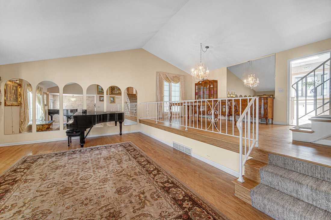 House in Elmhurst, Illinois, United States 2 - 18184534
