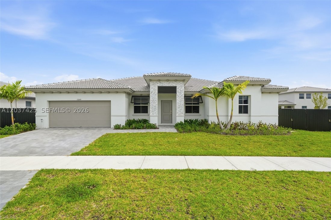 House in Miami, Florida, United States 1 - 18184060
