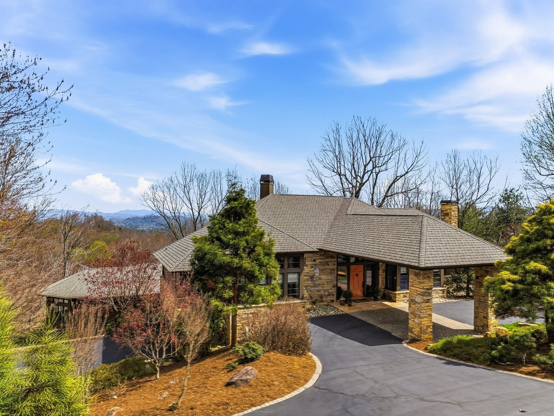 House in Laurel Park, North Carolina, United States 2 - 18186094