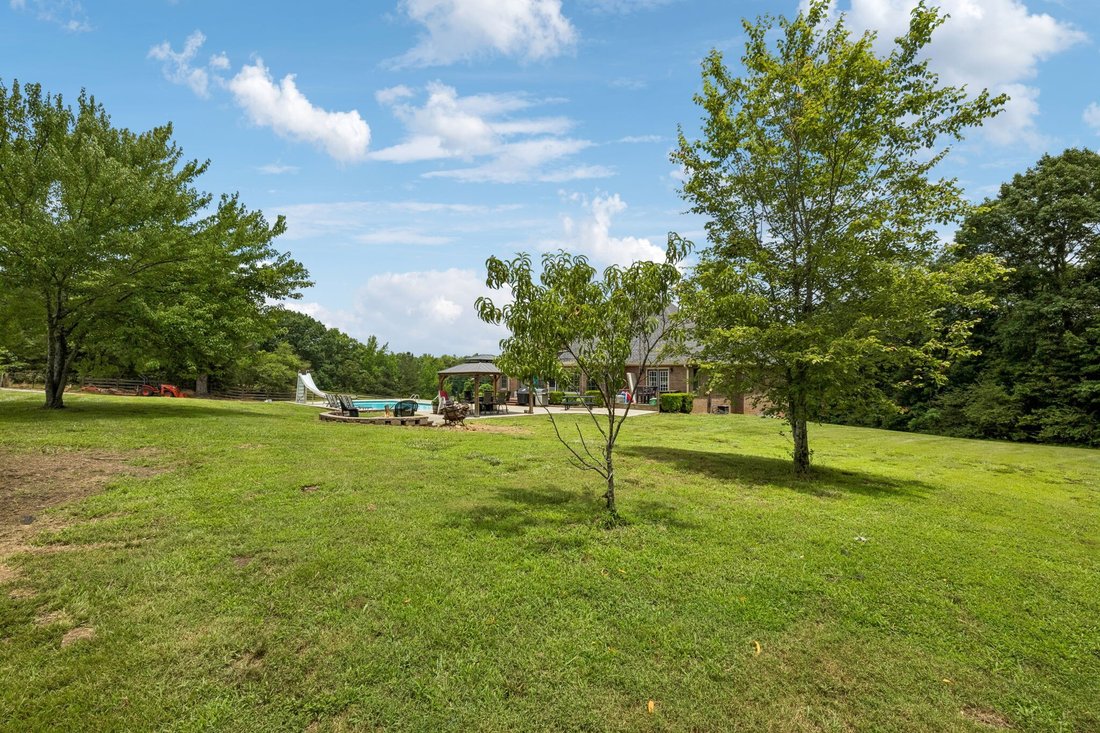 House in McEwen, Tennessee, United States 4 - 18183824