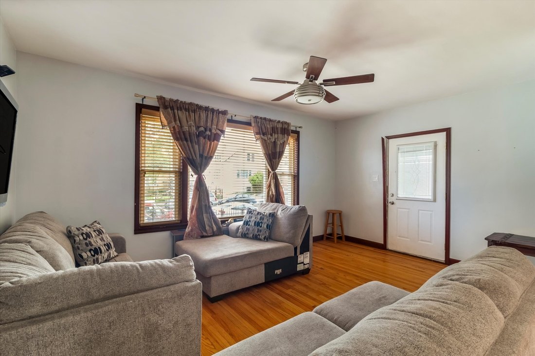 Elmwood Park, Illinois, United States 3 - 18184554