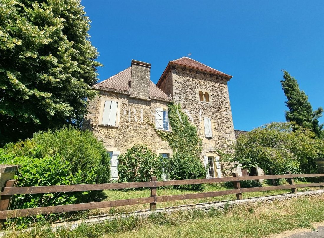 Estate in Sarlat-la-Canéda, Nouvelle-Aquitaine, France 2 - 18185397