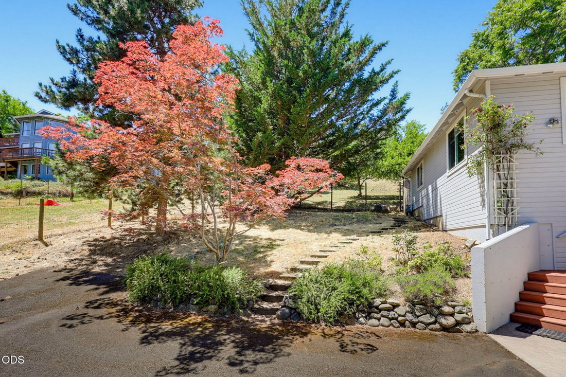 House in Ashland, Oregon, United States 2 - 18184771