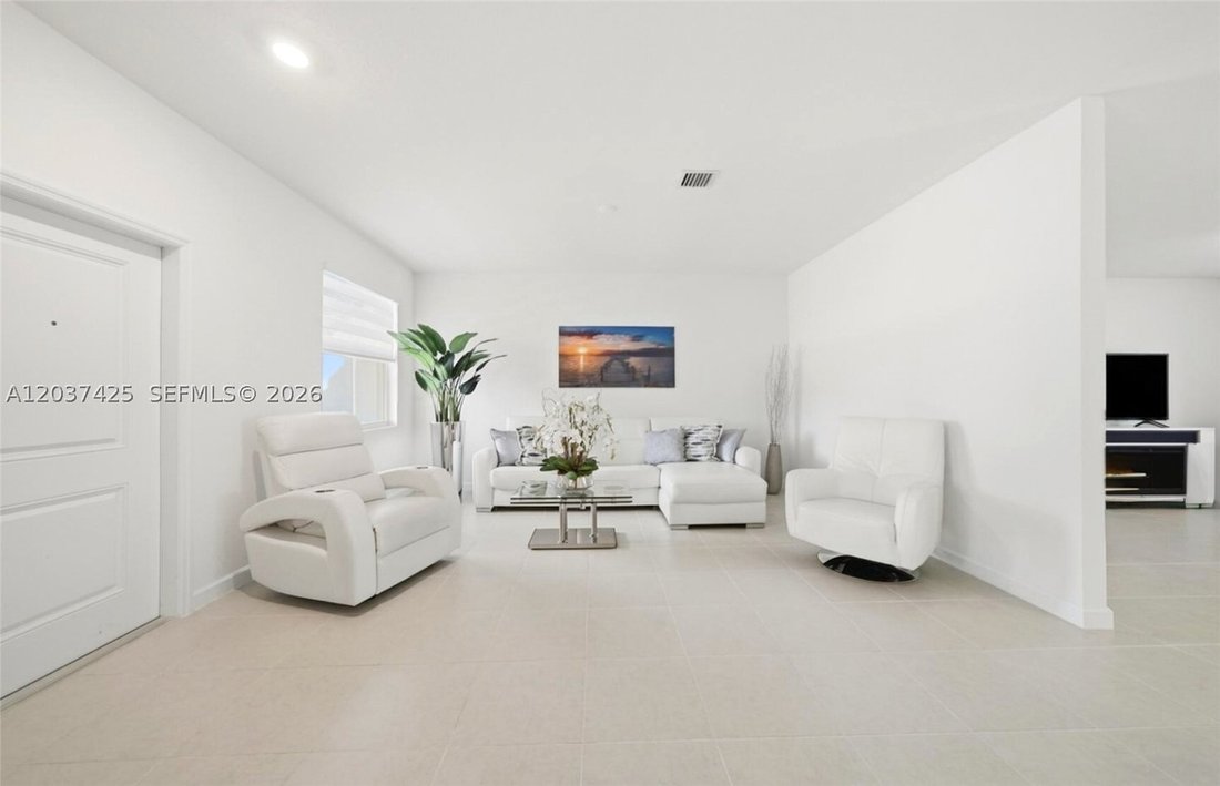 House in Miami, Florida, United States 5 - 18184060