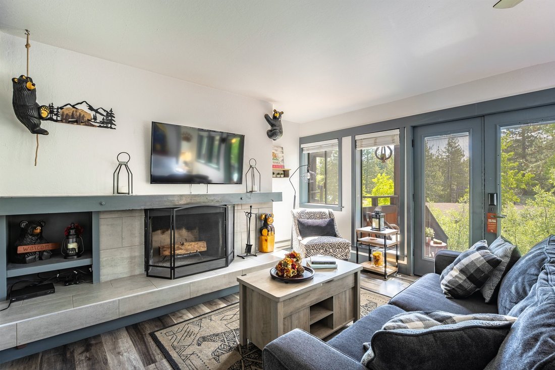 Condo in Tahoe City, California, United States 2 - 18186270