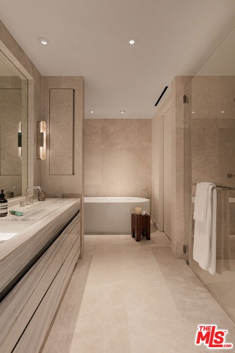 Condo in Beverly Hills, California, United States 4 - 18185014