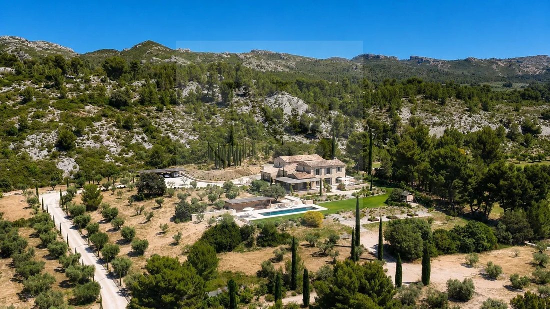 Estate in Maussane-les-Alpilles, Provence-Alpes-Côte d'Azur, France 5 - 16196039