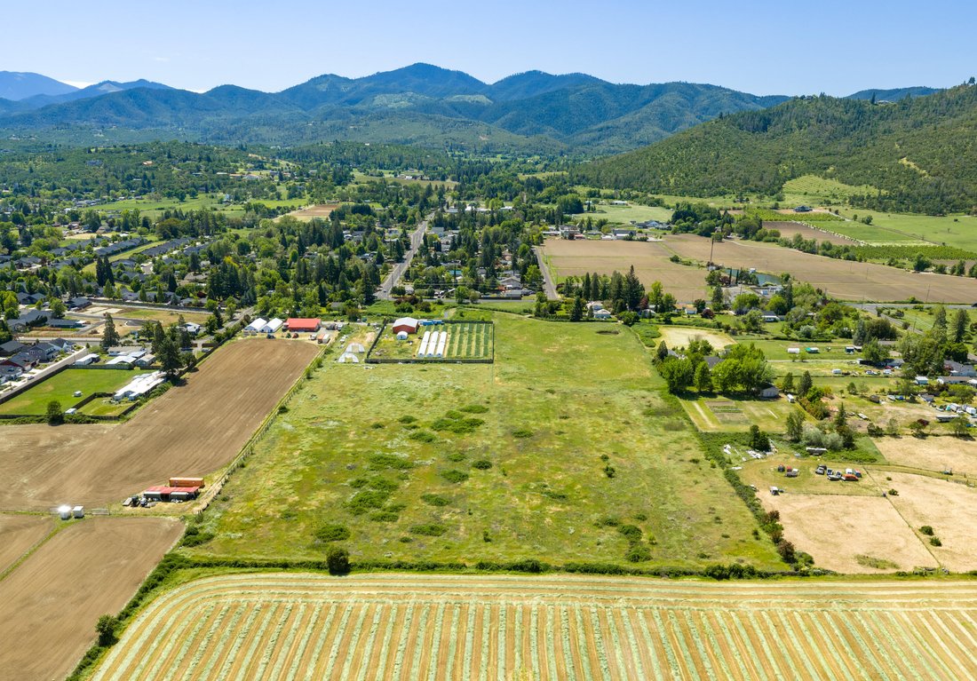 Farm Ranch in Medford, Oregon, United States 4 - 18186788