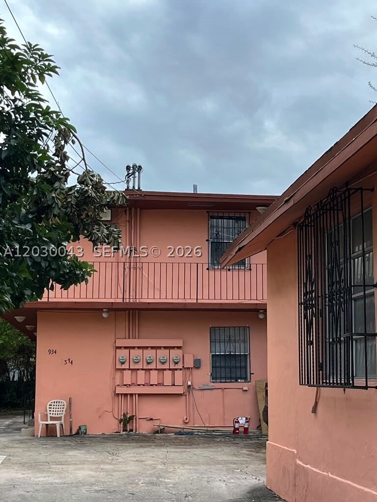 Miami, Florida, United States 4 - 18071878