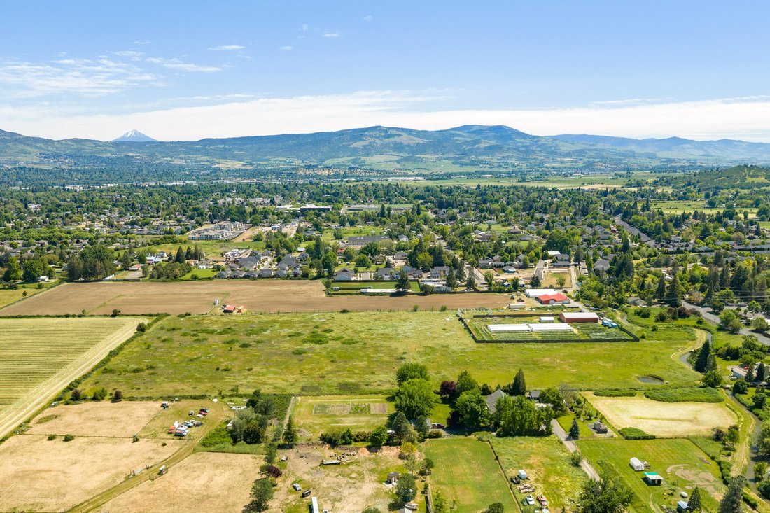 Farm Ranch in Medford, Oregon, United States 5 - 18186788