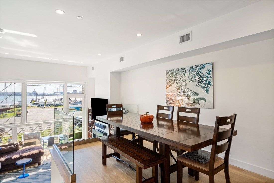 Condo in Boston, Massachusetts, United States 1 - 18186261