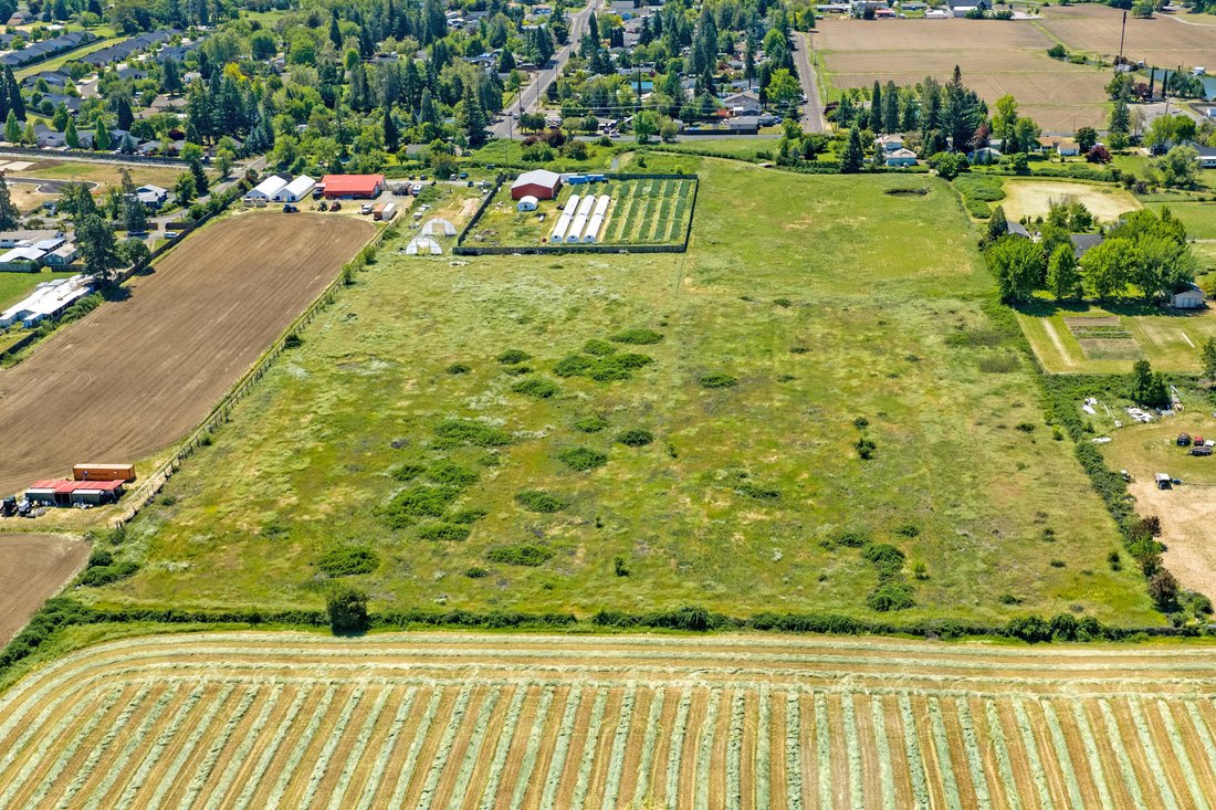 Farm Ranch in Medford, Oregon, United States 3 - 18186788