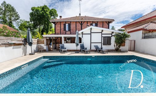 House in Herm, Nouvelle-Aquitaine, France 1