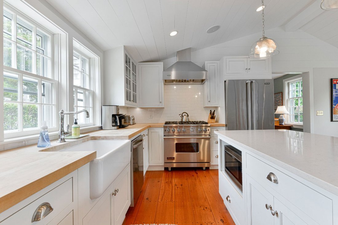 Nantucket, Massachusetts, United States 4 - 18186360