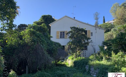 Villa in Menton, Provence-Alpes-Côte d'Azur, France 1