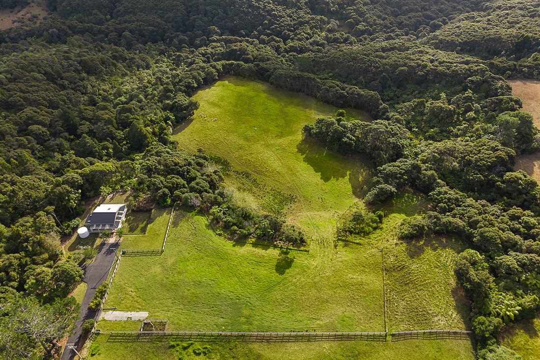 Farm Ranch in Helensville, Auckland, New Zealand 1 - 18186364