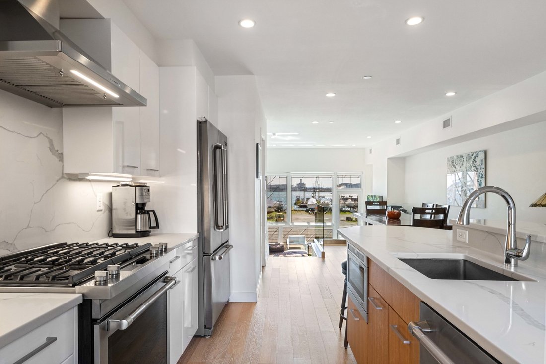 Condo in Boston, Massachusetts, United States 5 - 18186261