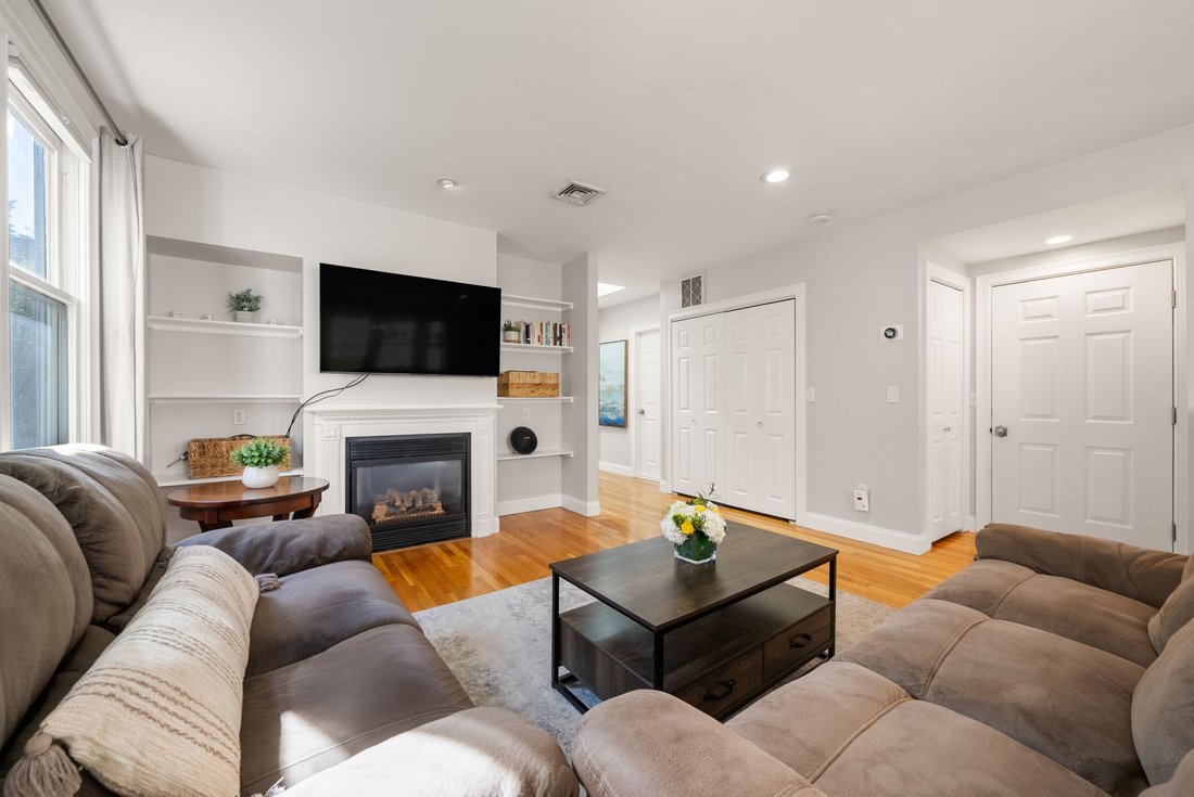 Condo in Boston, Massachusetts, United States 3 - 18186293