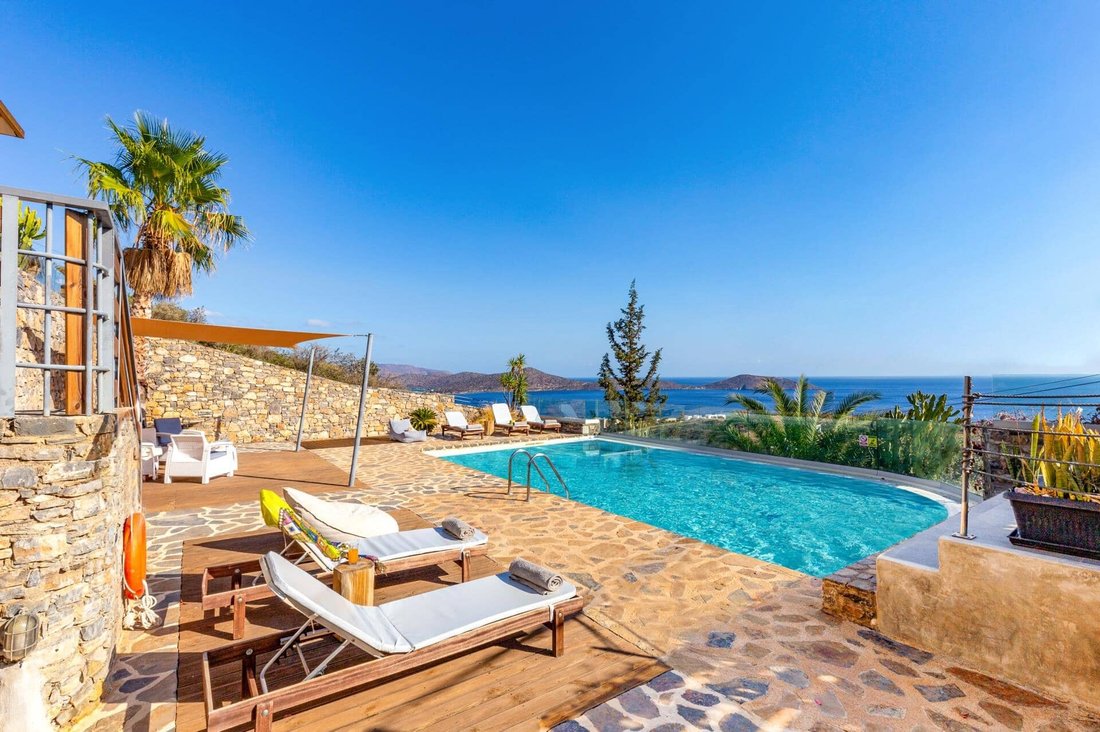 Villa in Community of Elounta, Agios Nikolaos Municipal Unit, Greece 2 - 18186907