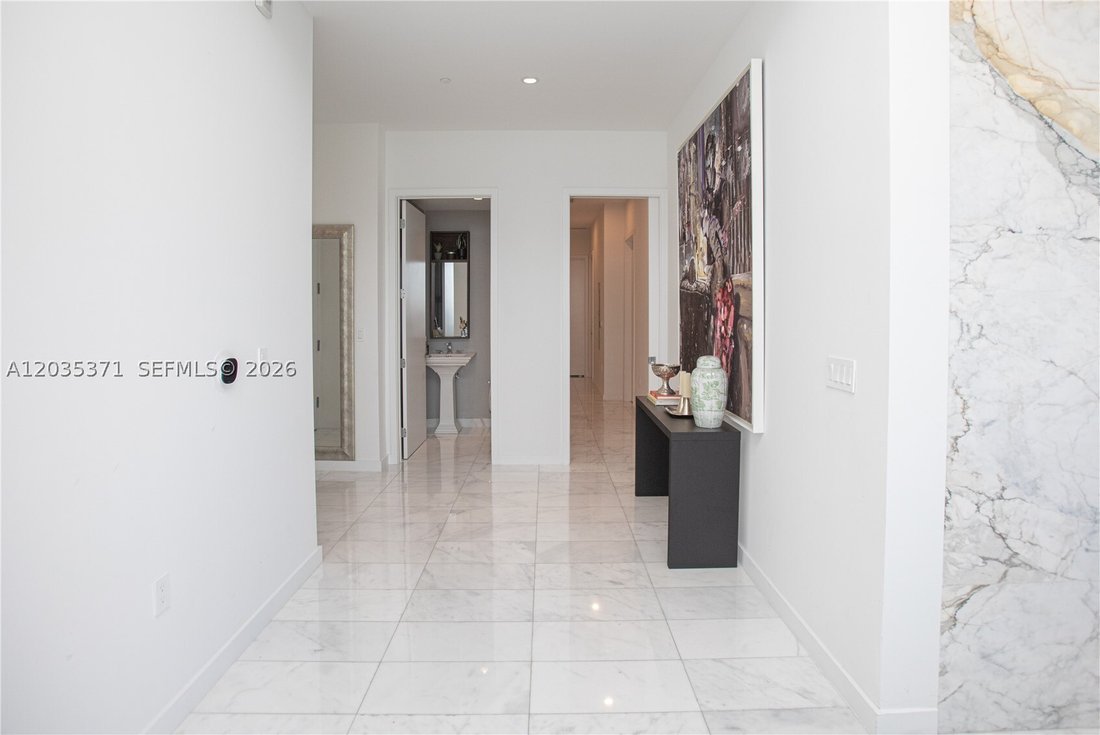 Condo in Miami, Florida, United States 5 - 18187356