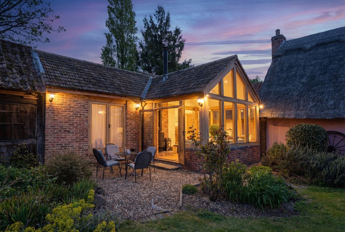 House in Moggerhanger, Bedfordshire, England 3 - 18187070