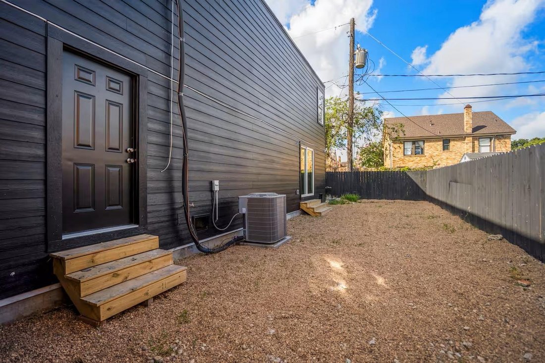 House in Houston, Texas, United States 3 - 18186905