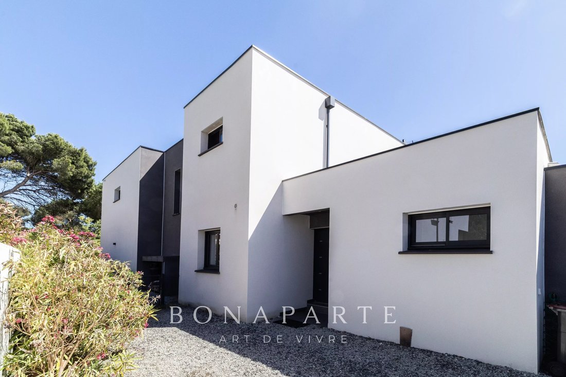 Villa in Le Grau d'Agde, Agde, France 1 - 17467696