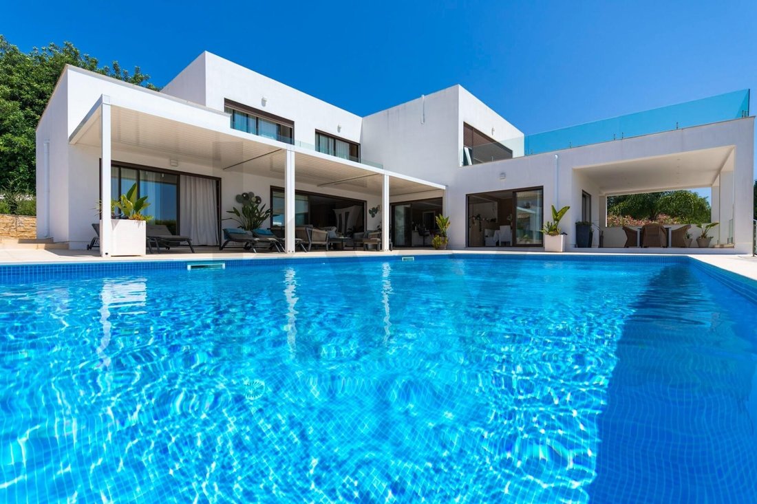 Townhouse in Mexilhoeira Grande, Algarve, Portugal 1 - 18187318